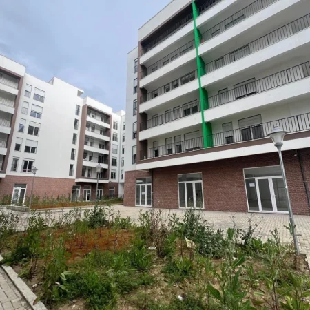 Tirane, shitet apartament 3+1 , 142 m² 