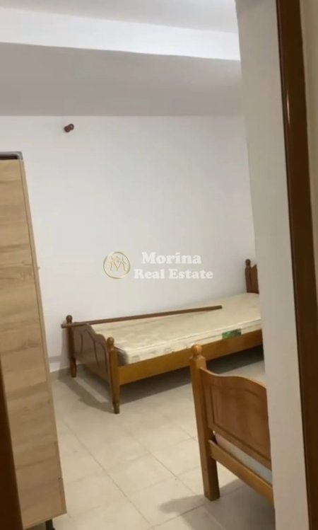Tirane, jepet me qera garsonier Kati 1, 40 m² 240 € (Senatoriumi)