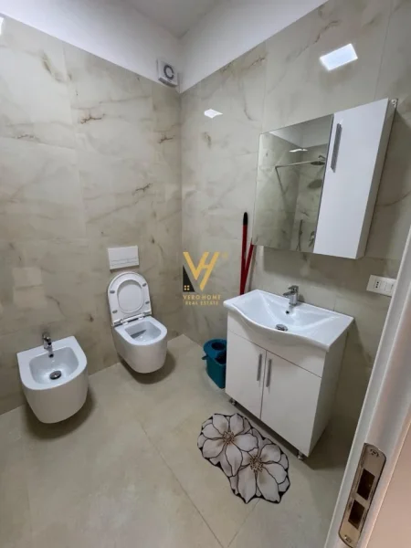 Tirane, jepet me qera apartament 1+1+Ballkon Kati 4, 76 m² 520 € (ISH SHESHI SHQIPONJA)