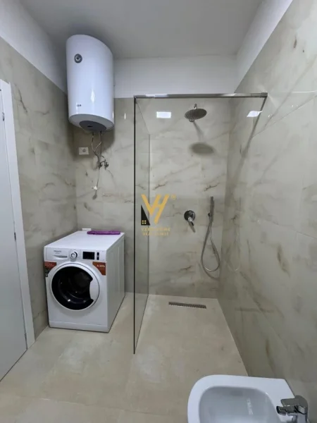 Tirane, jepet me qera apartament 1+1+Ballkon Kati 4, 76 m² 520 € (ISH SHESHI SHQIPONJA)