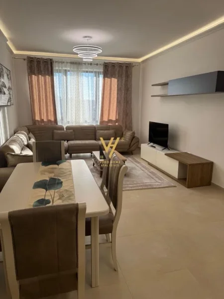 Tirane, jepet me qera apartament 1+1+Ballkon Kati 4, 76 m² 520 € (ISH SHESHI SHQIPONJA)