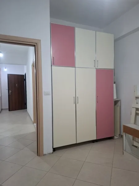 Gjirokaster, shitet apartament 1+1 Kati 3, 65 m² 56.000 euro  (Kodra e shtufit)