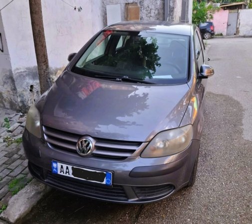 SHITET GOLF 5 PLUS 1.9 NAFTE AUTOMAT  3.800 € I DISKUTUESHEM