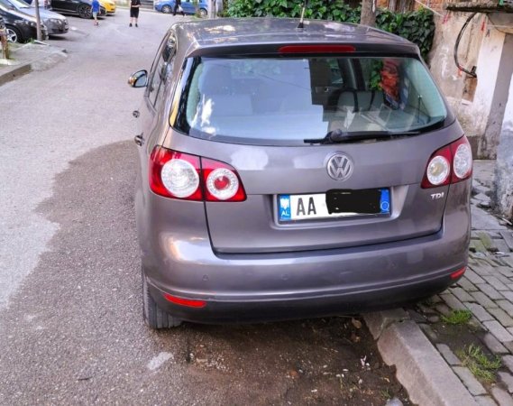 SHITET GOLF 5 PLUS 1.9 NAFTE AUTOMAT  4.000 € I DISKUTUESHEM