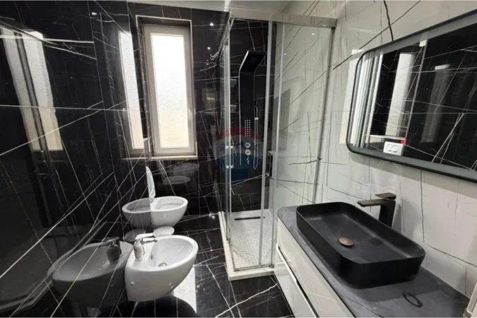Tirane, shitet apartament 2+1 Kati 7, 120 m² 250.000 € 