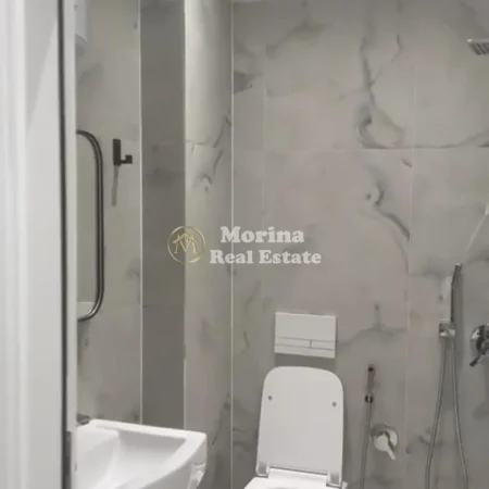 Tirane, jepet me qera garsonier Kati 4, 35 m² 400 € (Rruga 5 Maji)