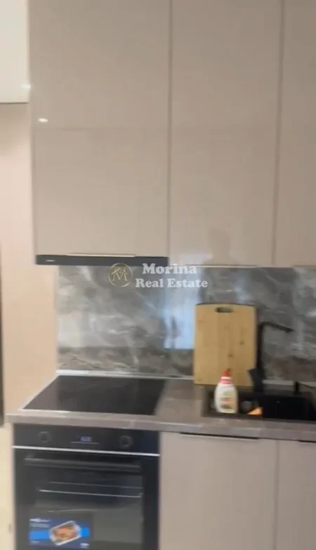 Tirane, jepet me qera garsonier Kati 4, 35 m² 400 € (Rruga 5 Maji)