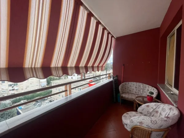 Tirane, jepet me qera apartament 2+1 Kati 7, 100 m² 800 € (Blloku , Rruga Sami Frasheri)
