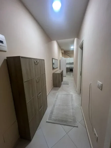 Tirane, jepet me qera apartament 1+1+Ballkon Kati 1, 80 m² 400 € 