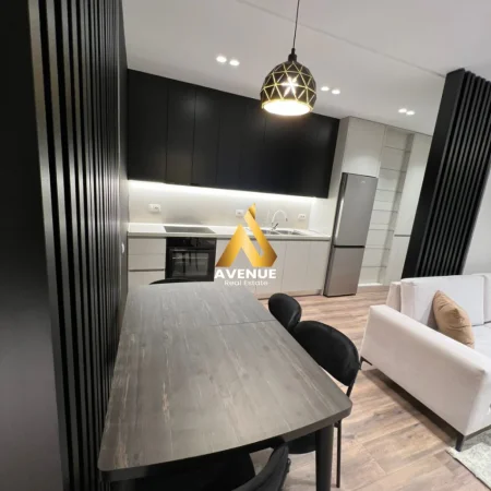 Tirane, jepet me qera apartament 2+1 Kati 7, 84 m² 700 € 