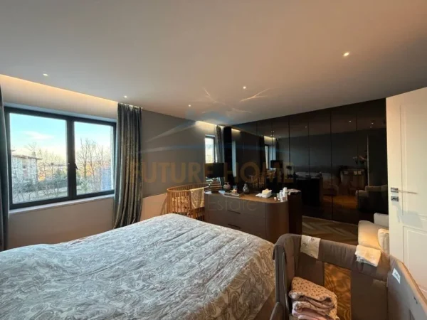 Tirane, shitet Vile Kati 0, 387 m² (Secret Garden Teg)