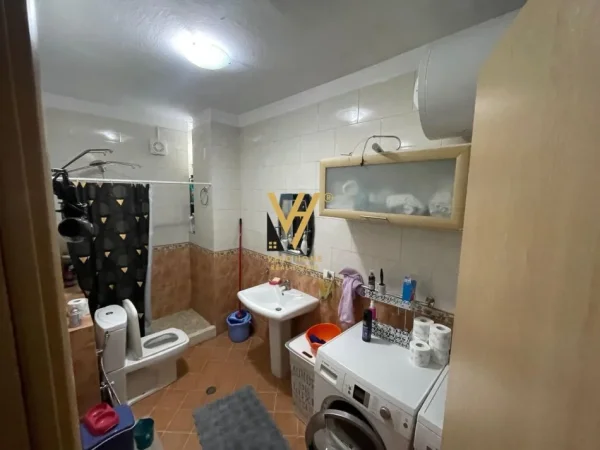 Tirane, jepet me qera apartament 2+1+Ballkon Kati 6, 90 m² 800 € (DELIJORGJI)