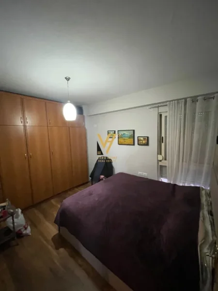 Tirane, jepet me qera apartament 2+1+Ballkon Kati 6, 90 m² 800 € (DELIJORGJI)