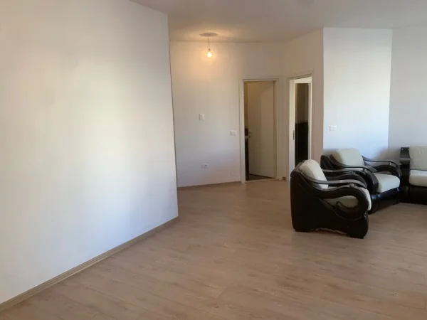 Tirane, shitet apartament 2+1+Ballkon Kati 7, 102 m² (Kompleksi Fratari, Astir)