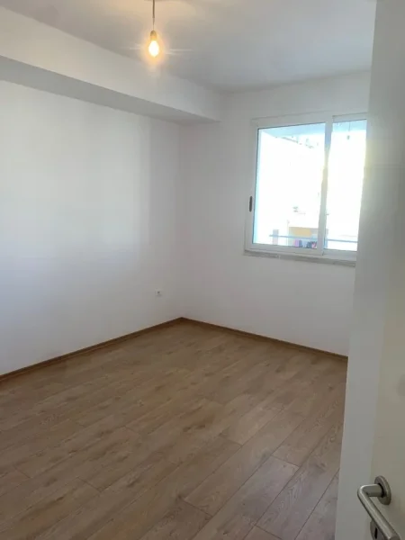 Tirane, shitet apartament 2+1+Ballkon Kati 7, 102 m² (Kompleksi Fratari, Astir)