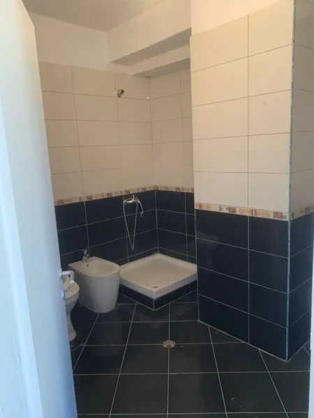 Tirane, shitet apartament 2+1+Ballkon Kati 7, 102 m² (Kompleksi Fratari, Astir)
