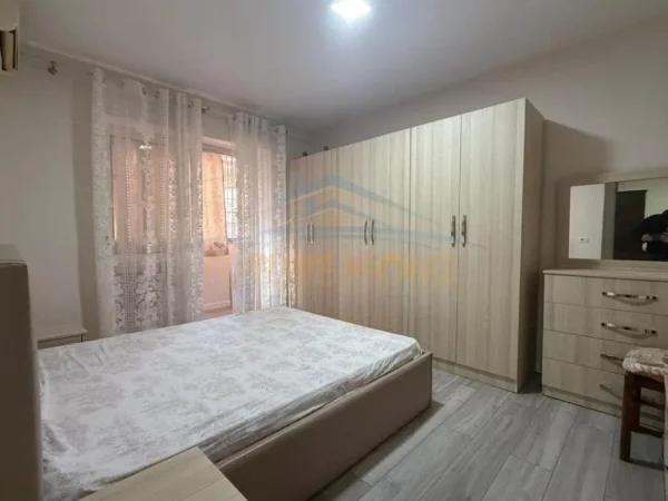 Tirane, jepet me qera apartament 1+1 Kati 1, 60 m² 600 € (MYSLYM SHYRI)
