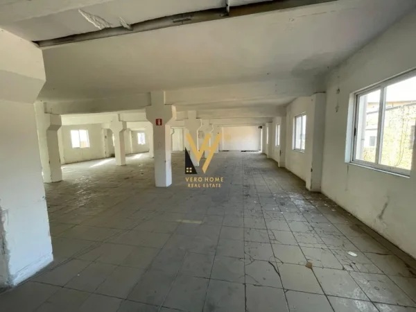 Tirane, jepet me qera magazine Kati 2, 600 m² 1.300 € (ALLIAS)