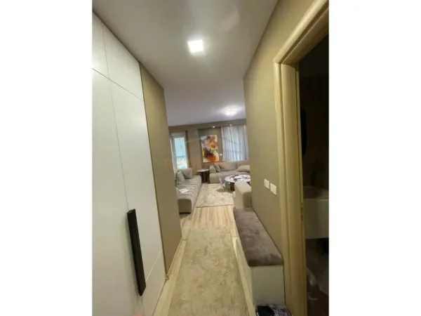 Tirane, shitet apartament 2+1+Ballkon Kati 4, 99 m² 223.000 € 