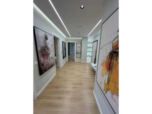 Tirane, shitet apartament 2+1 Kati 8, 116 m² 299.000 € (ZOGU I ZI)