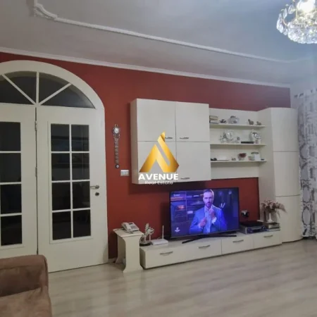 Tirane, jepet me qera apartament 2+1 Kati 2, 820 € (Rruga Islam Alla) Myslym Shyri Tirane