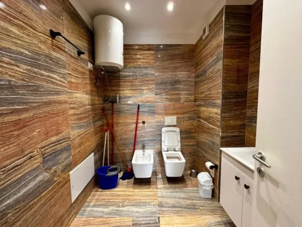 Tirane, shitet apartament 2+1+Ballkon Kati 10, 117 m² 250.000 € 