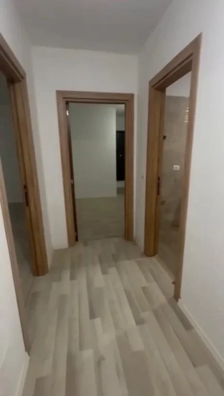Tirane, jepet me qera apartament 2+1+Ballkon Kati 4, 80 m² 400 € 
