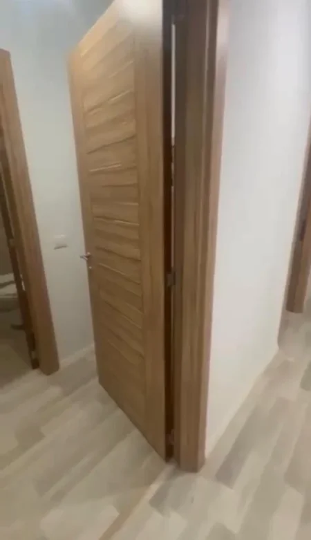 Tirane, jepet me qera apartament 2+1+Ballkon Kati 4, 80 m² 400 € 