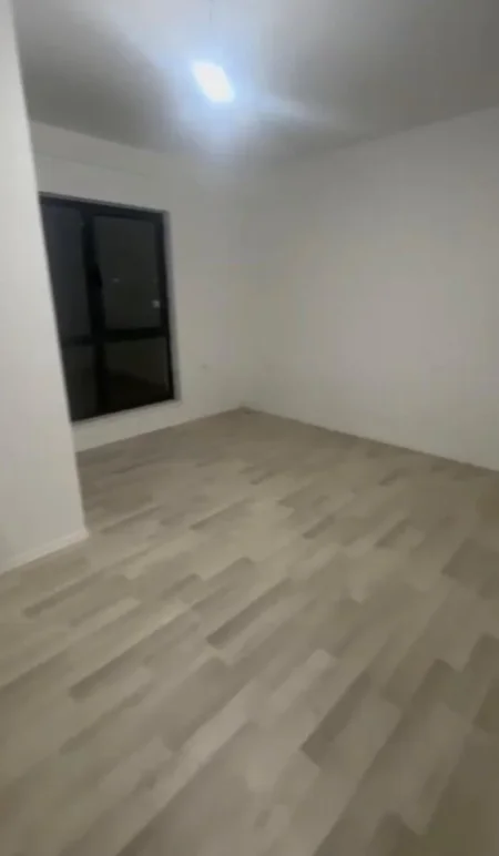 Tirane, jepet me qera apartament 2+1+Ballkon Kati 4, 80 m² 400 € 