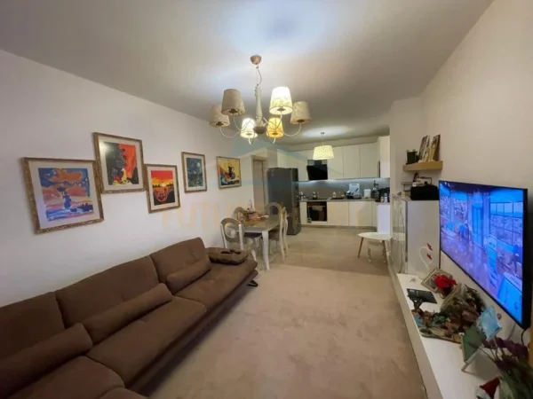 Tirane, shitet apartament 2+1+Ballkon Kati 4, 83 m² 212.000 € 