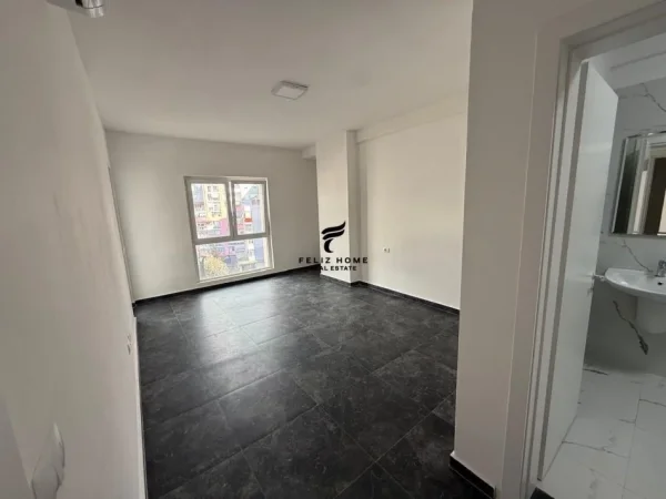 Tirane, jepet me qera zyre Kati 4, 120 m² 850 € (ZOGU I ZI)