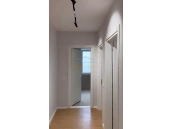 Shitet, Apartament 2+1, Kompleksi Univers City, Tiranë. 145,000 €, PARK64094