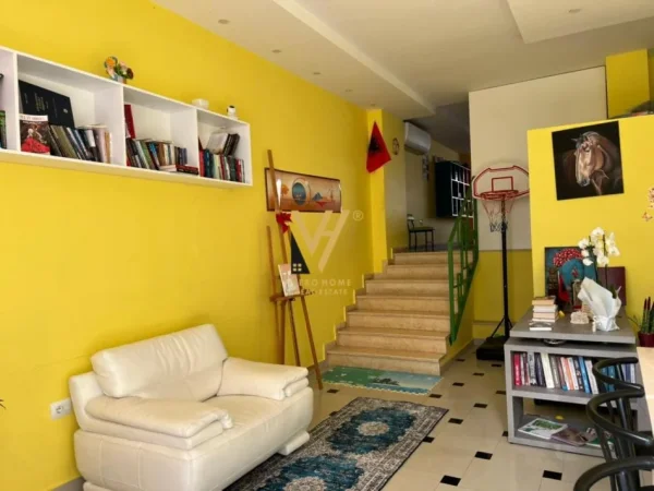 Tirane, shitet ambjent biznesi Kati 0, 70 m² 120.000 € (ASTIR)