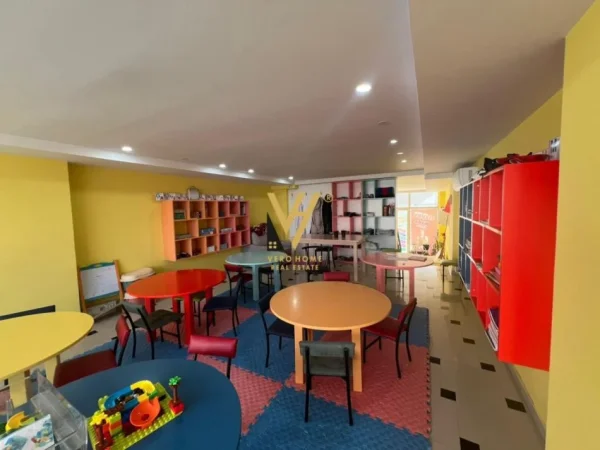 Tirane, shitet ambjent biznesi Kati 0, 70 m² 120.000 € (ASTIR)