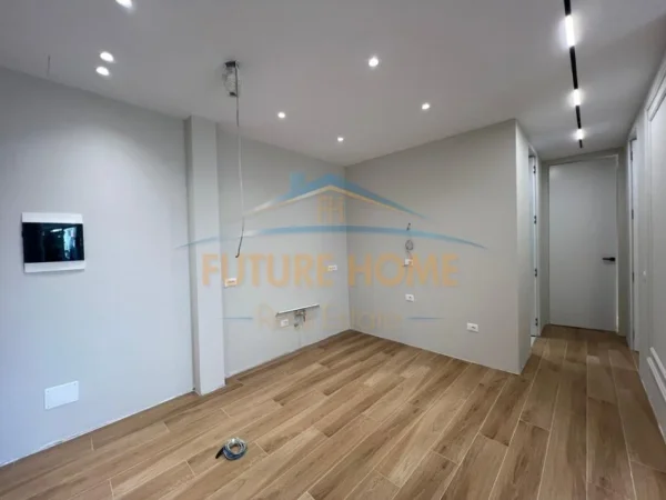 Tirane, shitet apartament 2+1+Ballkon Kati 1, 188 m² 310.000 € 