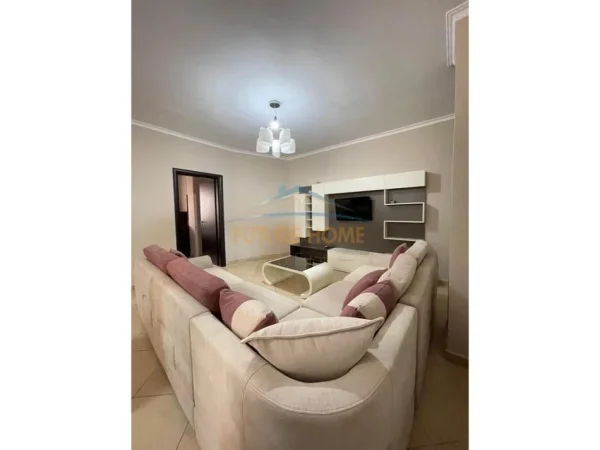 Tirane, jepet me qera apartament 1+1+Ballkon Kati 3, 67 m² 500 € 