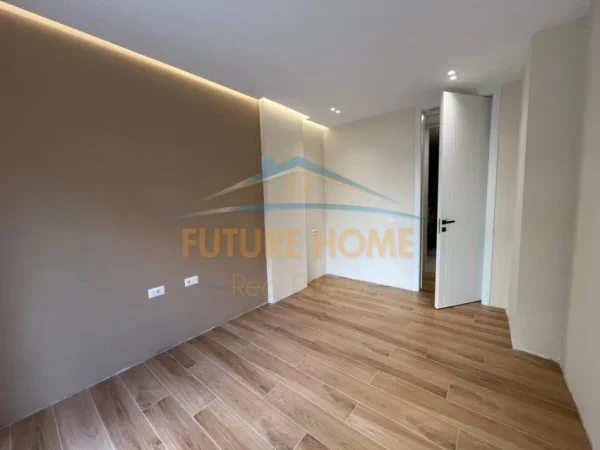 Tirane, shitet apartament 2+1 Kati 1, 118 m² 310.000 € 