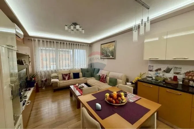 Tirane, shitet apartament 2+1+Ballkon Kati 5, 98 m² 155.000 € (Bar Artisti)