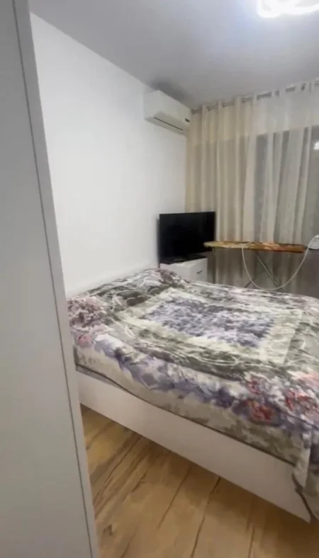 Tirane, jepet me qera apartament 1+1+Ballkon Kati 5, 70 m² 550 €
