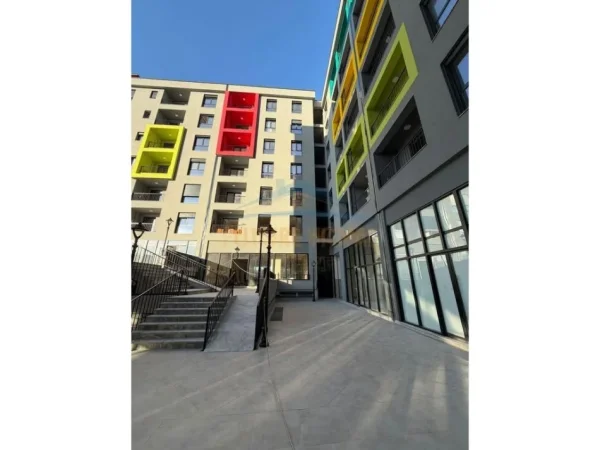 Tirane, shitet apartament 2+1 , 94 m² 