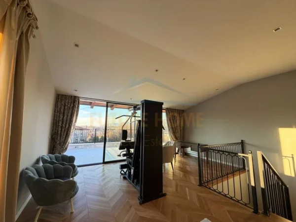 Tirane, shitet Vile 3 Katshe Kati 0, 387 m² 