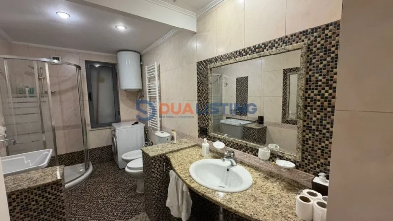 Tirane, shitet apartament 2+1 , 112 m² 350.000 € (9 Kateshet)
