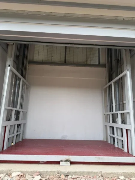 Qera, Kapanon, Prush, Tirane 2,200 €, UNA63653