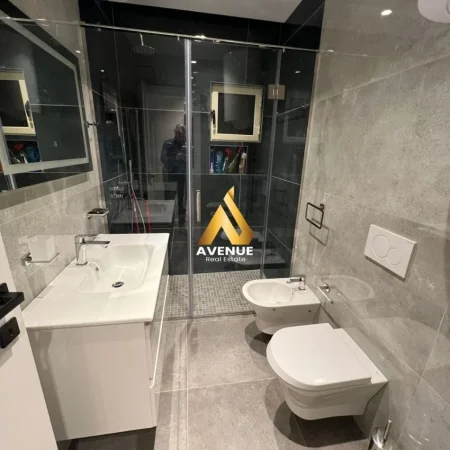 Tirane, jepet me qera apartament 2+1 Kati 7, 84 m² 700 € Fusha e Aviacionit Tirane