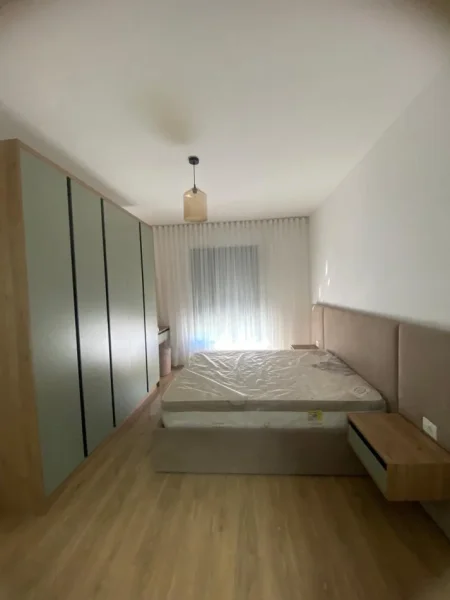 Tirane, jepet me qera apartament 2+1+Ballkon Kati 5, 100 m² 700 €