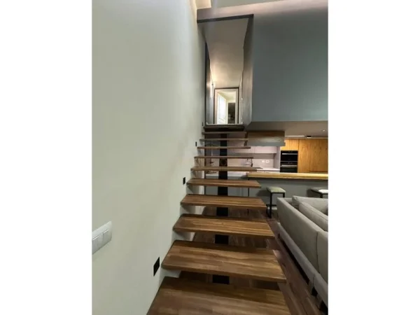 Tirane, shitet apartament 2+1 Kati 1, 115 m² 170.000 € 
