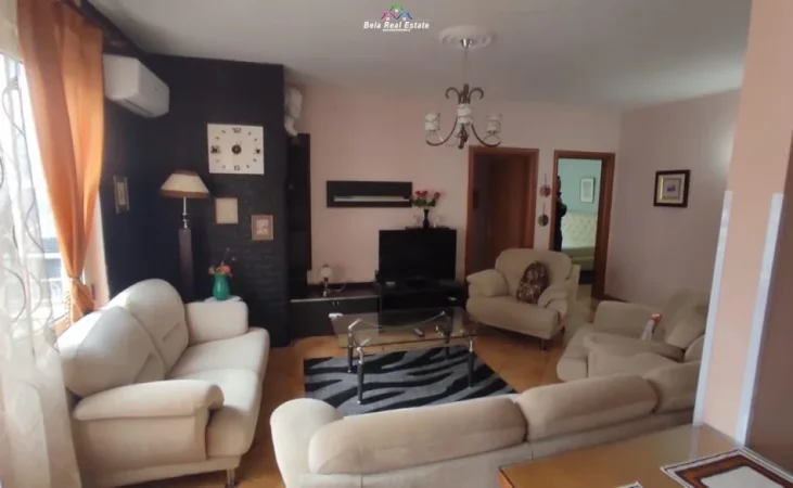 Tirane, jepet me qera apartament 2+1+Ballkon Kati 2, 100 m² 600 € (rapo herkali)