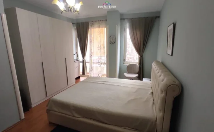 Tirane, jepet me qera apartament 2+1+Ballkon Kati 2, 100 m² 600 € (rapo herkali)