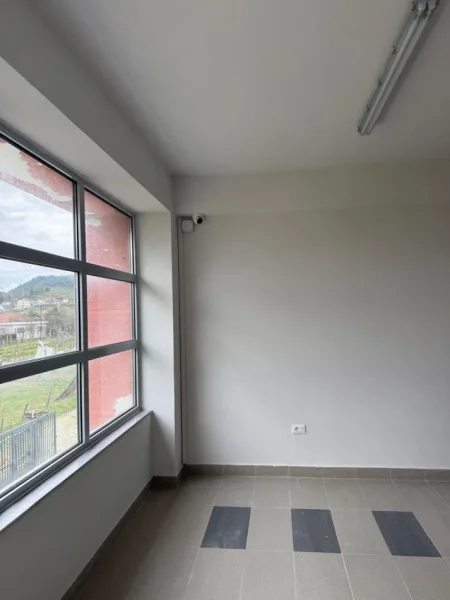 Qera, Kapanon, Prush, Tirane 2,200 €, UNA63653