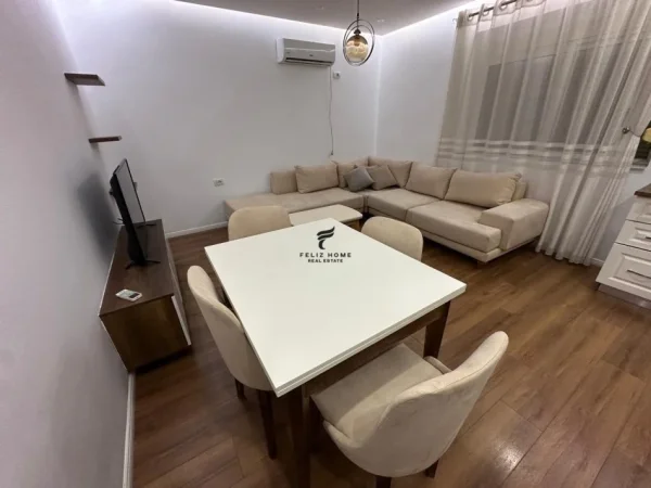 Tirane, jepet me qera apartament 1+1 Kati 0, 70 m² 500 € (SELVIA)